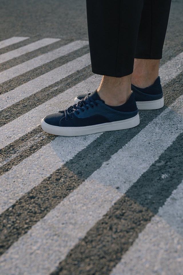 sneakers-bleu-marine-homme-recyclés-angarde