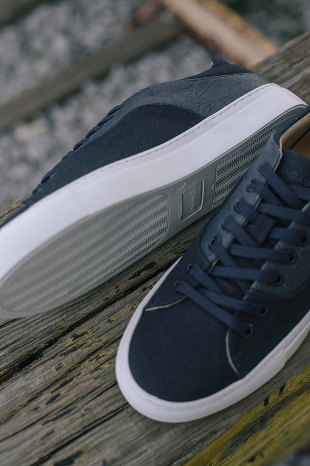 sneakers-bleu-marine-homme-recyclés-angarde