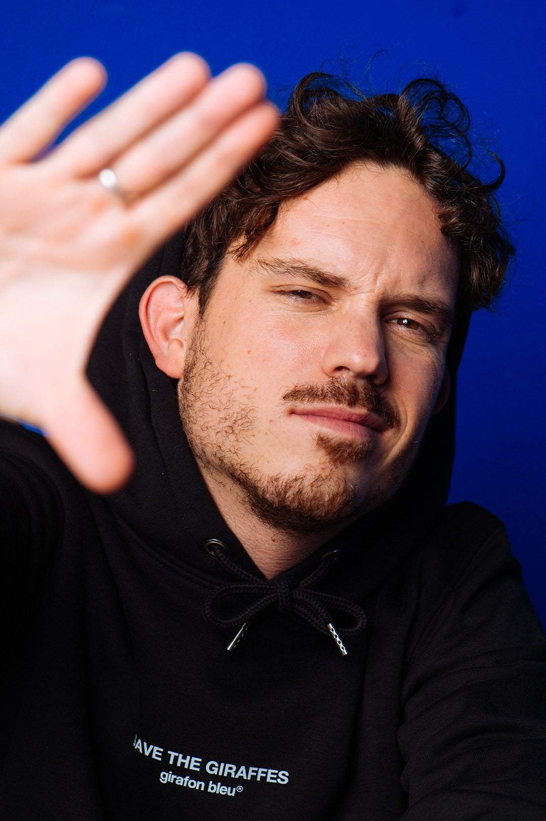 Hoodie noir "Save The Giraffes" - girafon bleu  5