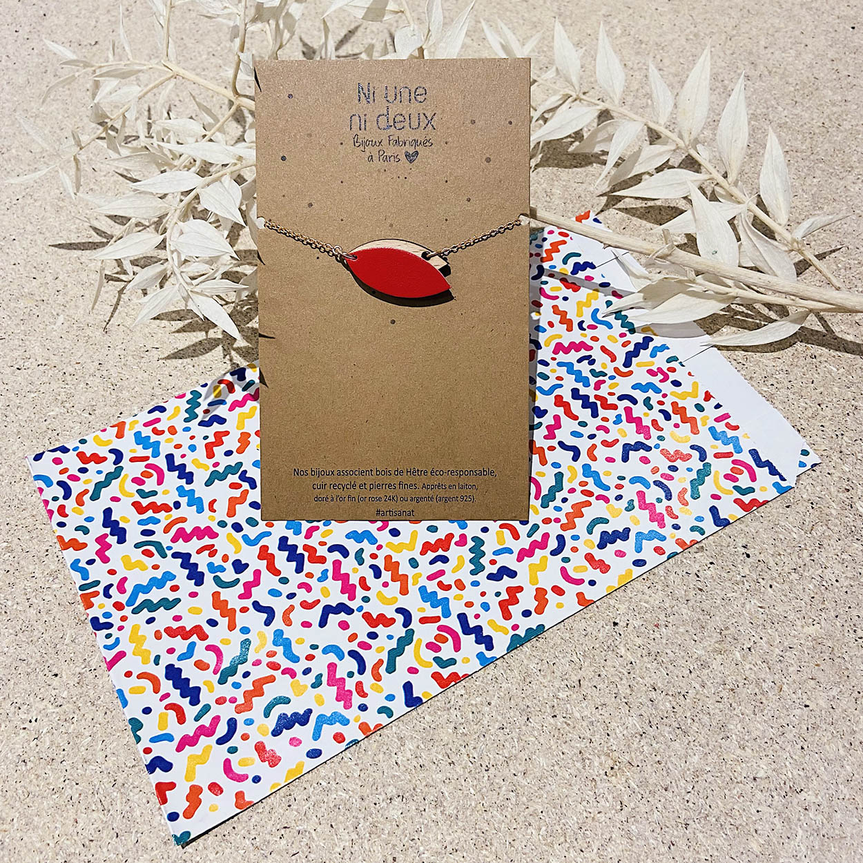 Bracelet en bois et cuir MINI PÉTALE Noir 3