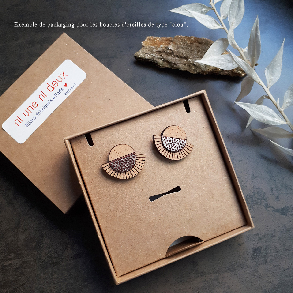 Puces d'oreilles en bois et cuir AZTÈQUE Rouge 4