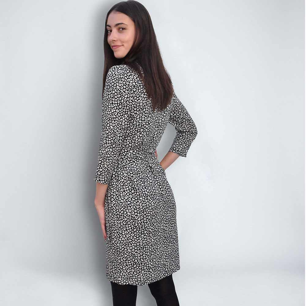 Robe portefeuille noire et blanche