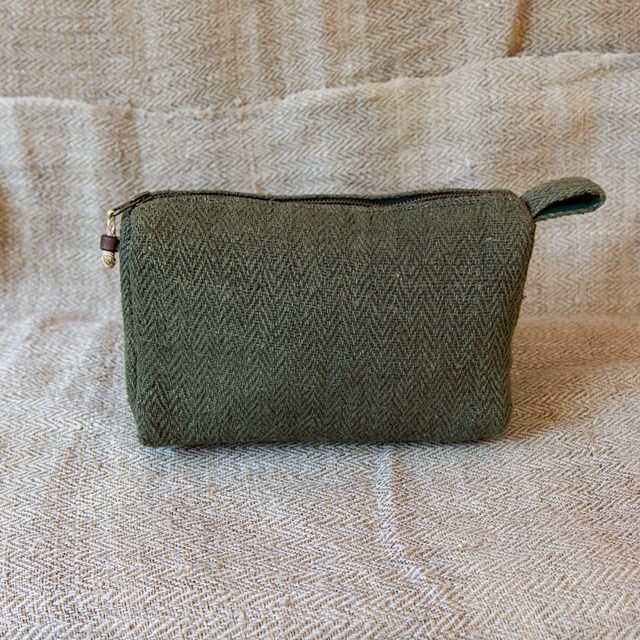 Trousse de toilette éthique en chanvre upcyclée - Hariyo Anis Vue de dos