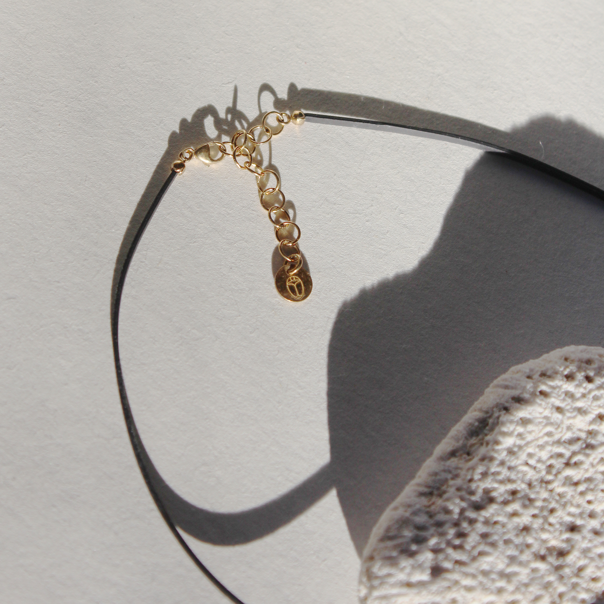 collier caoutchouc made in france et argent plaqué or