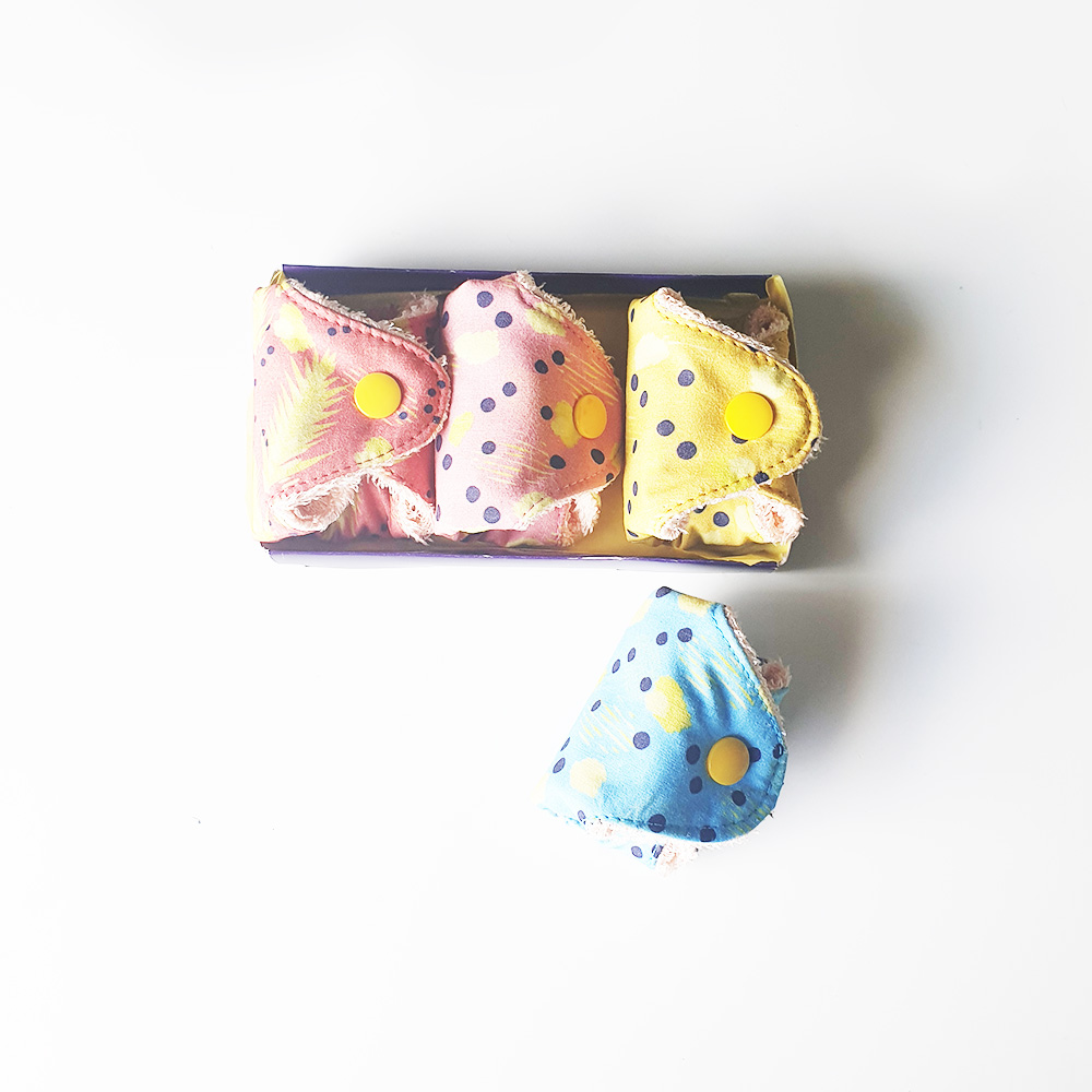 Pack de protège-slips avec trousse imperméable de transport 5