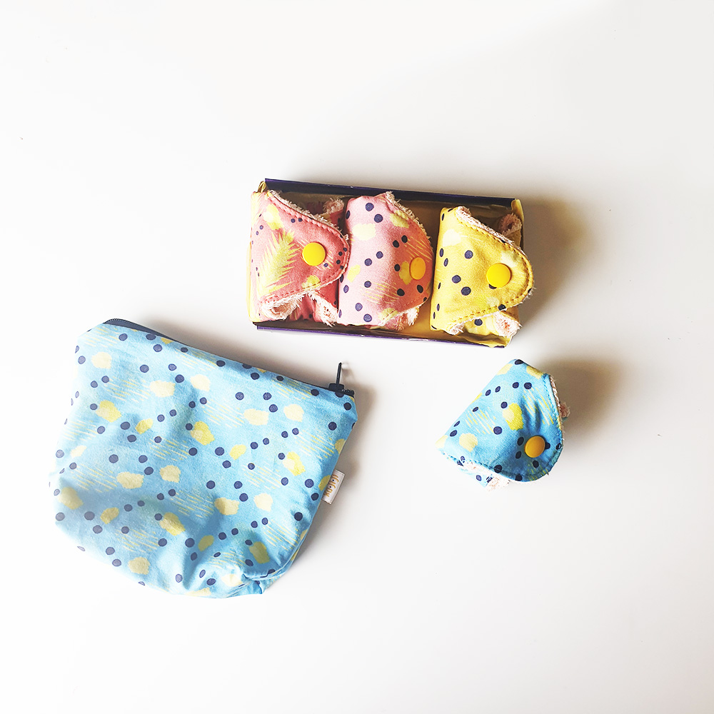 Pack de protège-slips avec trousse imperméable de transport 4