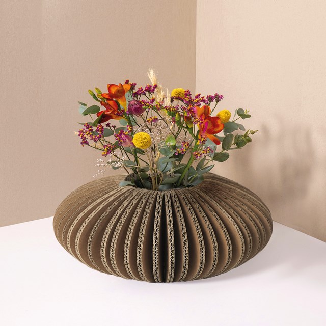 Vase en carton "cache-cache" ovale 4