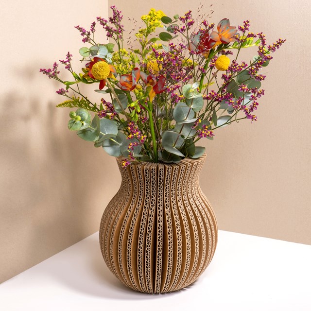 Vase en carton "cache-cache" classique 4
