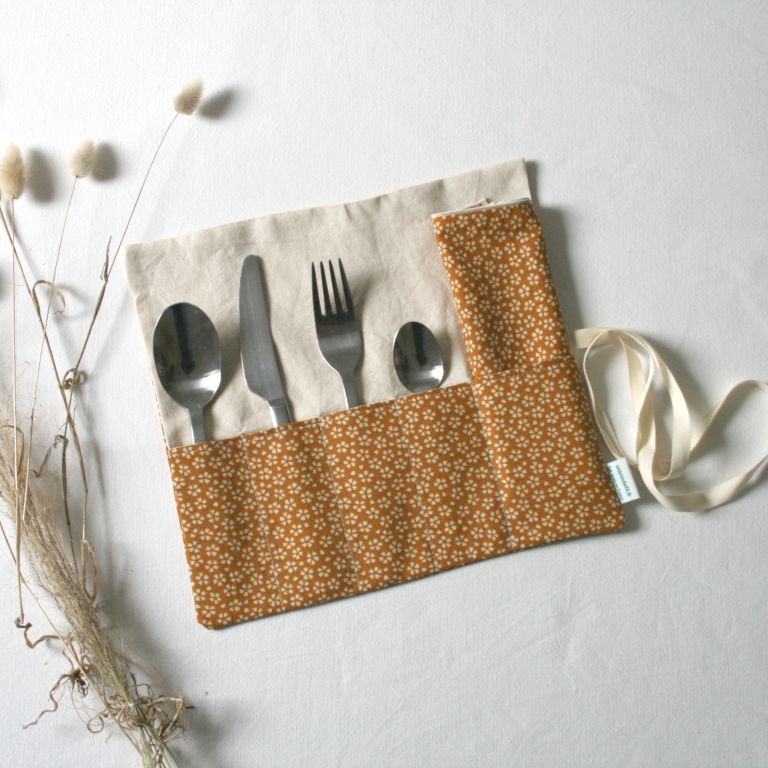 Etui à couverts petites fleurs 2