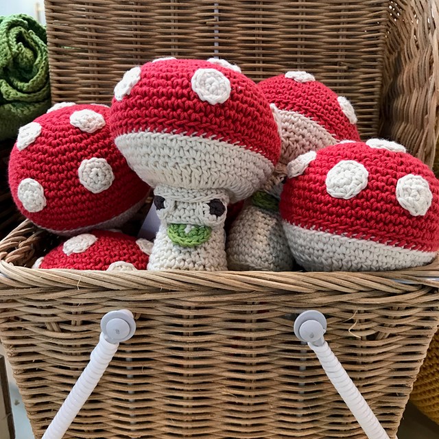 MEREDITH L'AMANITE - HOCHET POUR BÉBÉ EN COTON BIO 2