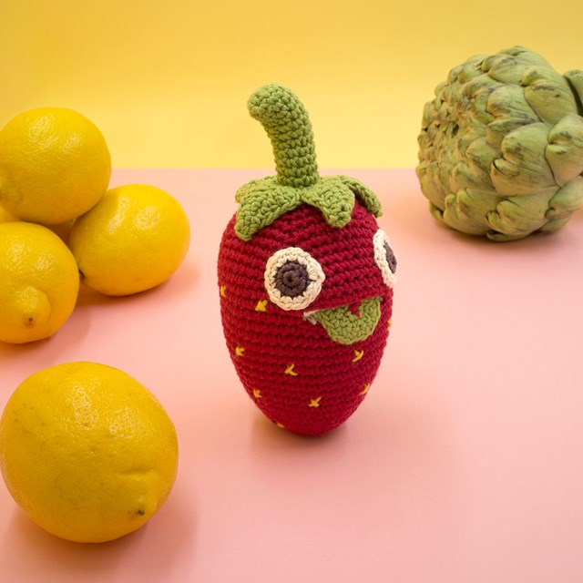 BILLY LA FRAISE - HOCHET POUR BÉBÉ EN COTON BIO 6