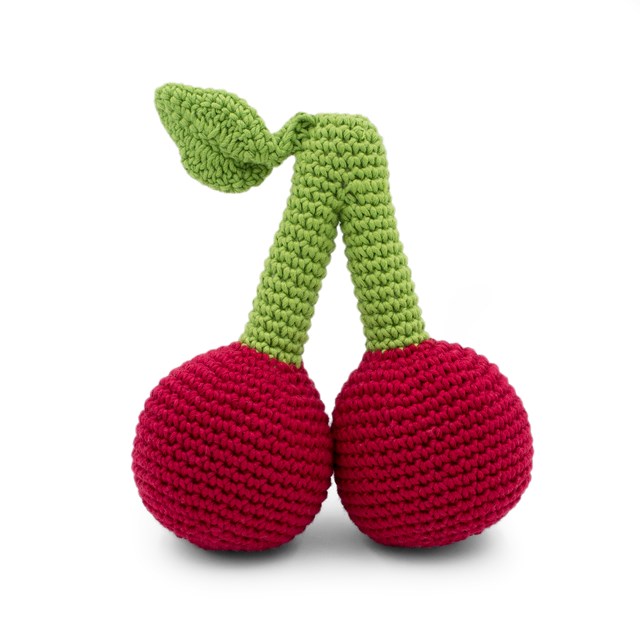 LES CERISES - HOCHET POUR BÉBÉ EN COTON BIO 2