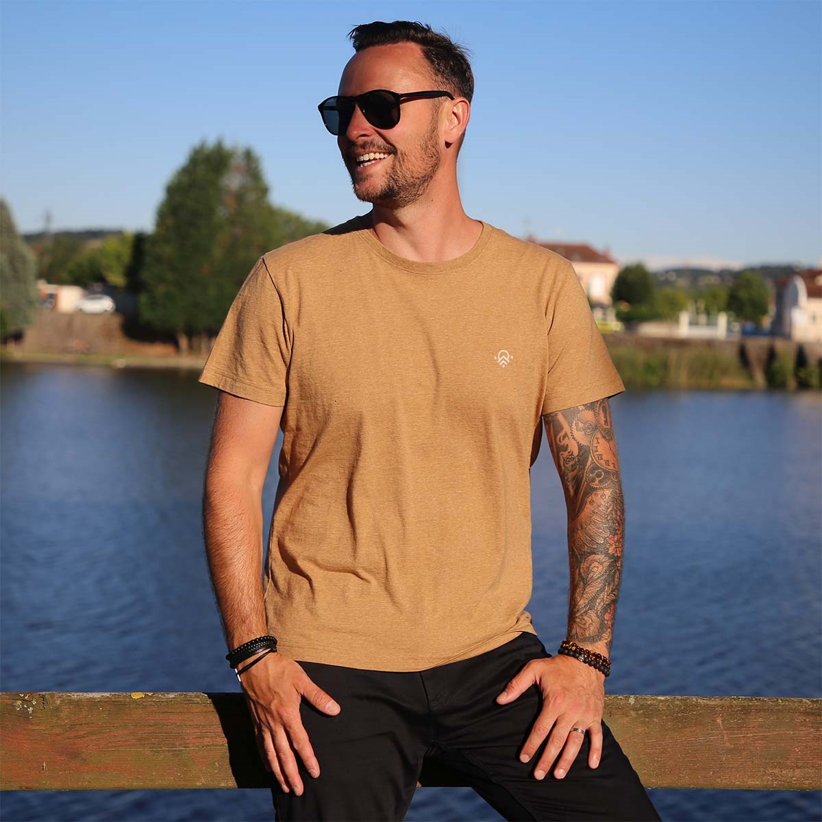 T-shirt Ampato en coton bio non teint porté face