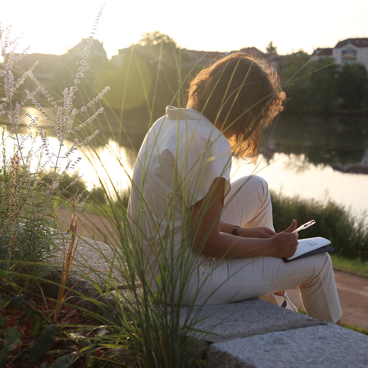 élegante et confortable : cette combinaison pantalon en coton bio non teint est votre alliée