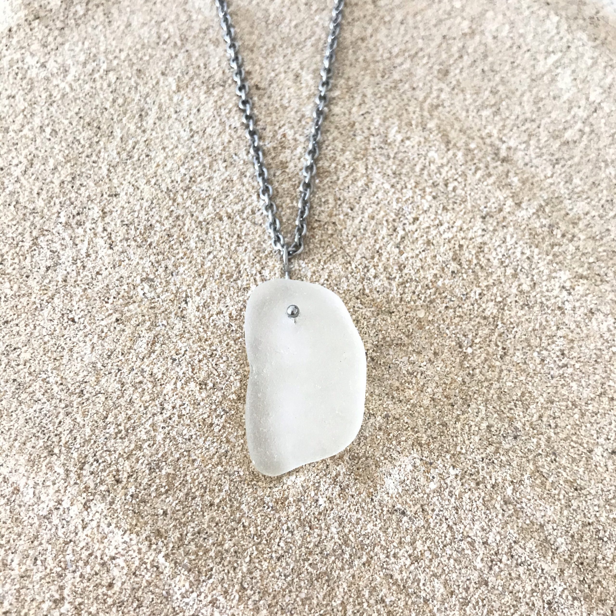 Pendentif ÎLE en verre de mer Blanc - PIÈCE UNIQUE 5