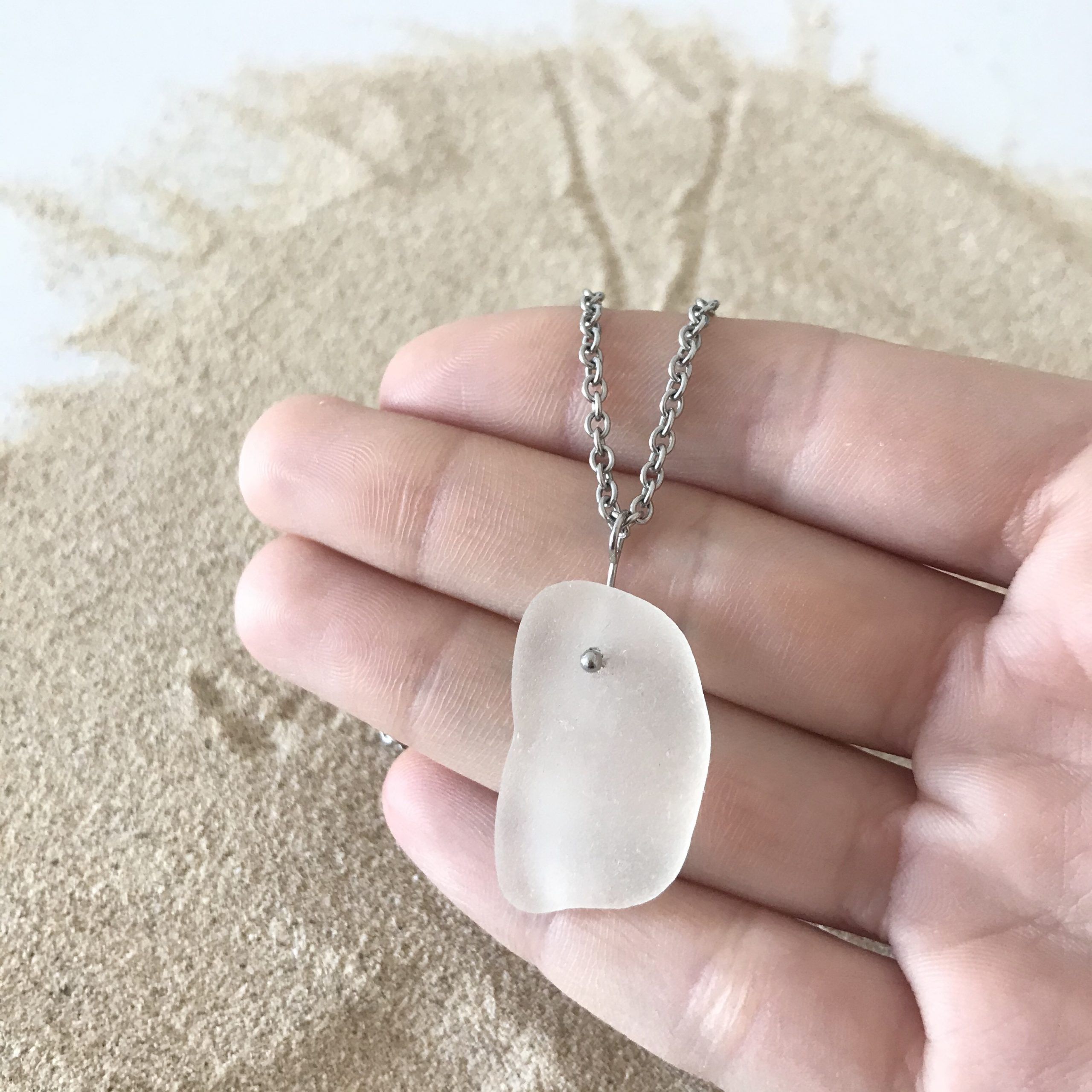 Pendentif ÎLE en verre de mer Blanc - PIÈCE UNIQUE 6