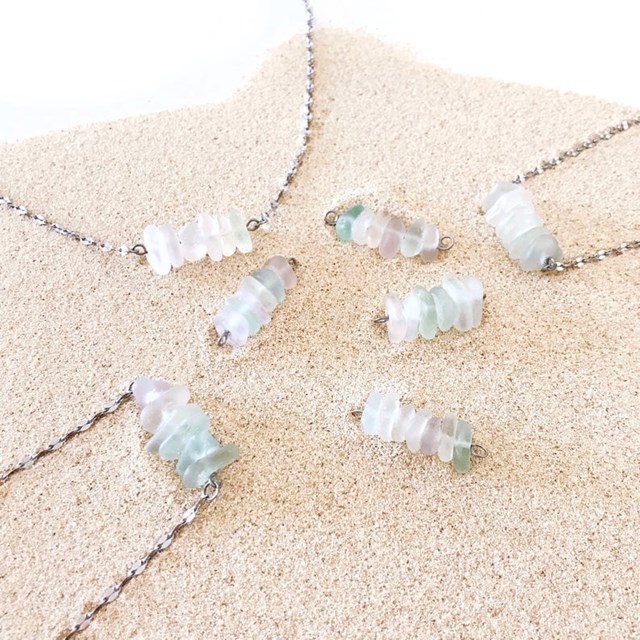 Collier RIVAGE Blanc en verre dépoli des plages 3