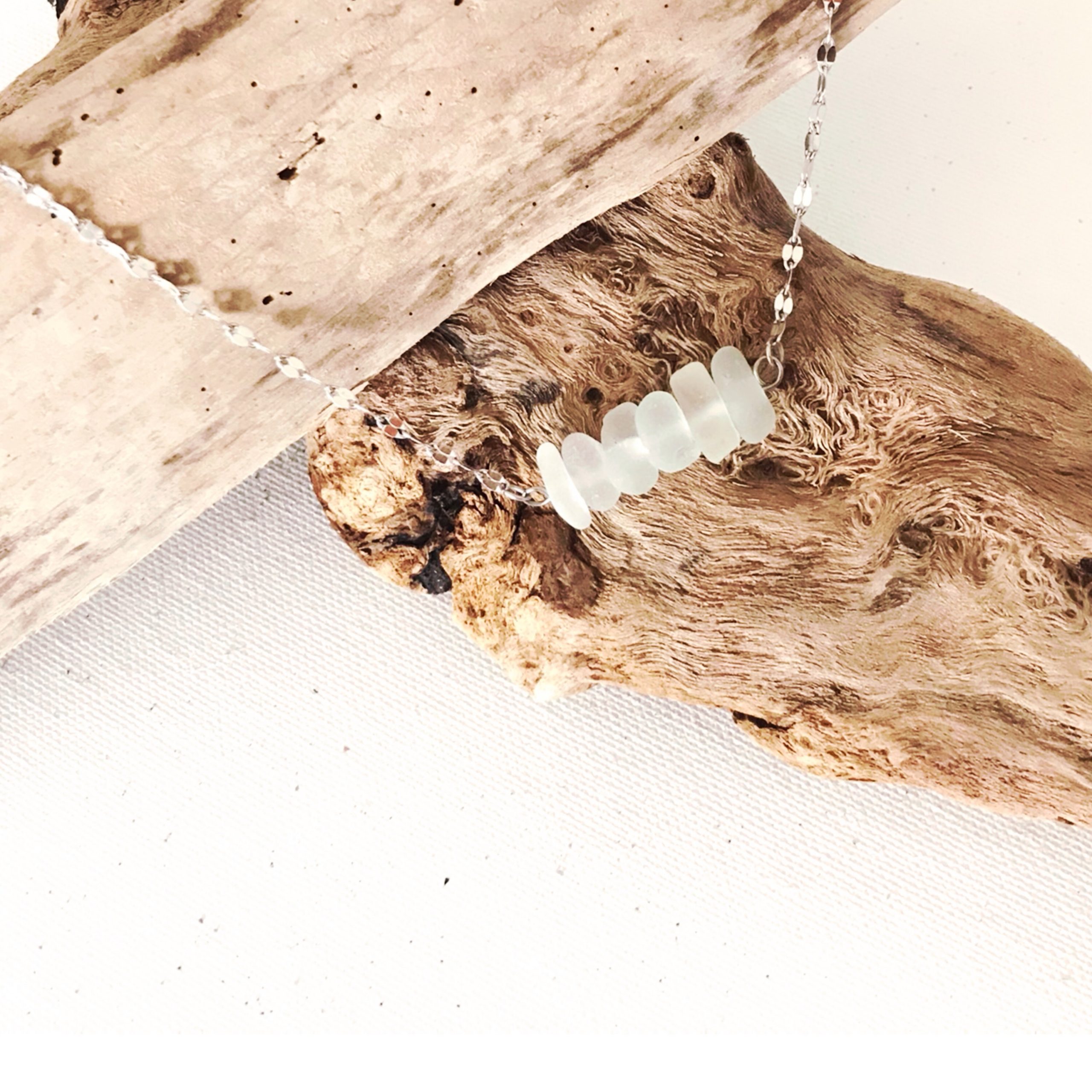 Collier RIVAGE Blanc en verre dépoli des plages 5