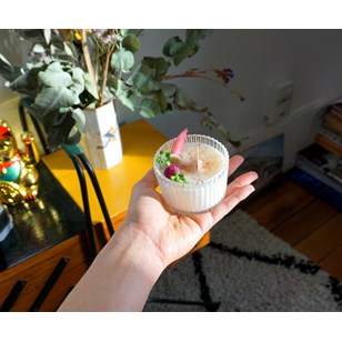 Bougie de Noël florale à la cannelle - Fleurs séchées 