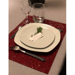 Lot de deux sets de table à paillettes rouges fabriqué en France avec du tissu upcyclé