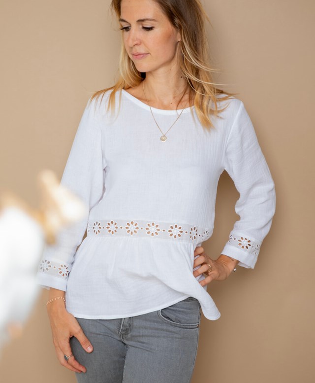 Blouse blanche broderie anglaise en gaze de coton biologique GOTS - Robine