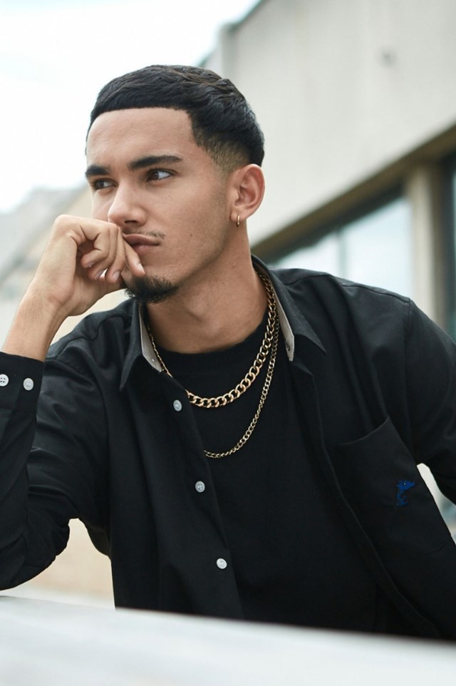 Chemise upcyclée noire - girafon bleu 3