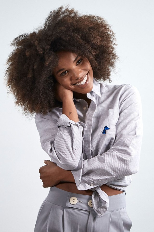 Chemise upcyclée en lin gris et blanc 4
