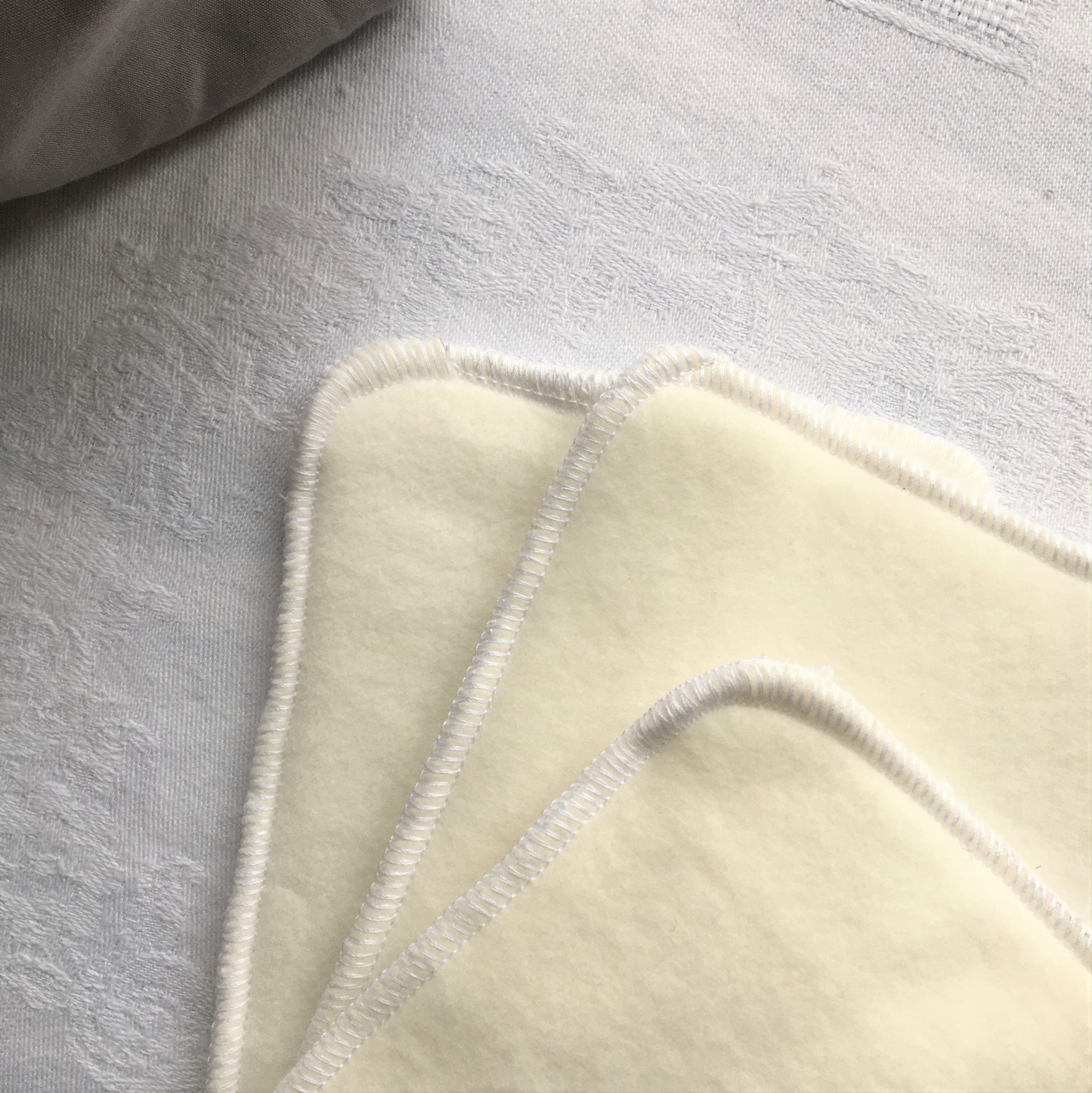 Lot de 3 mini-gants lingettes double-face éponge et polaire de coton bio / Caresse 3