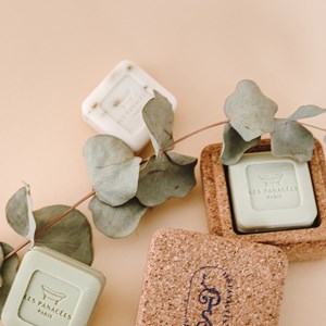 Etui de voyage en liège & son shampoing solide 25g