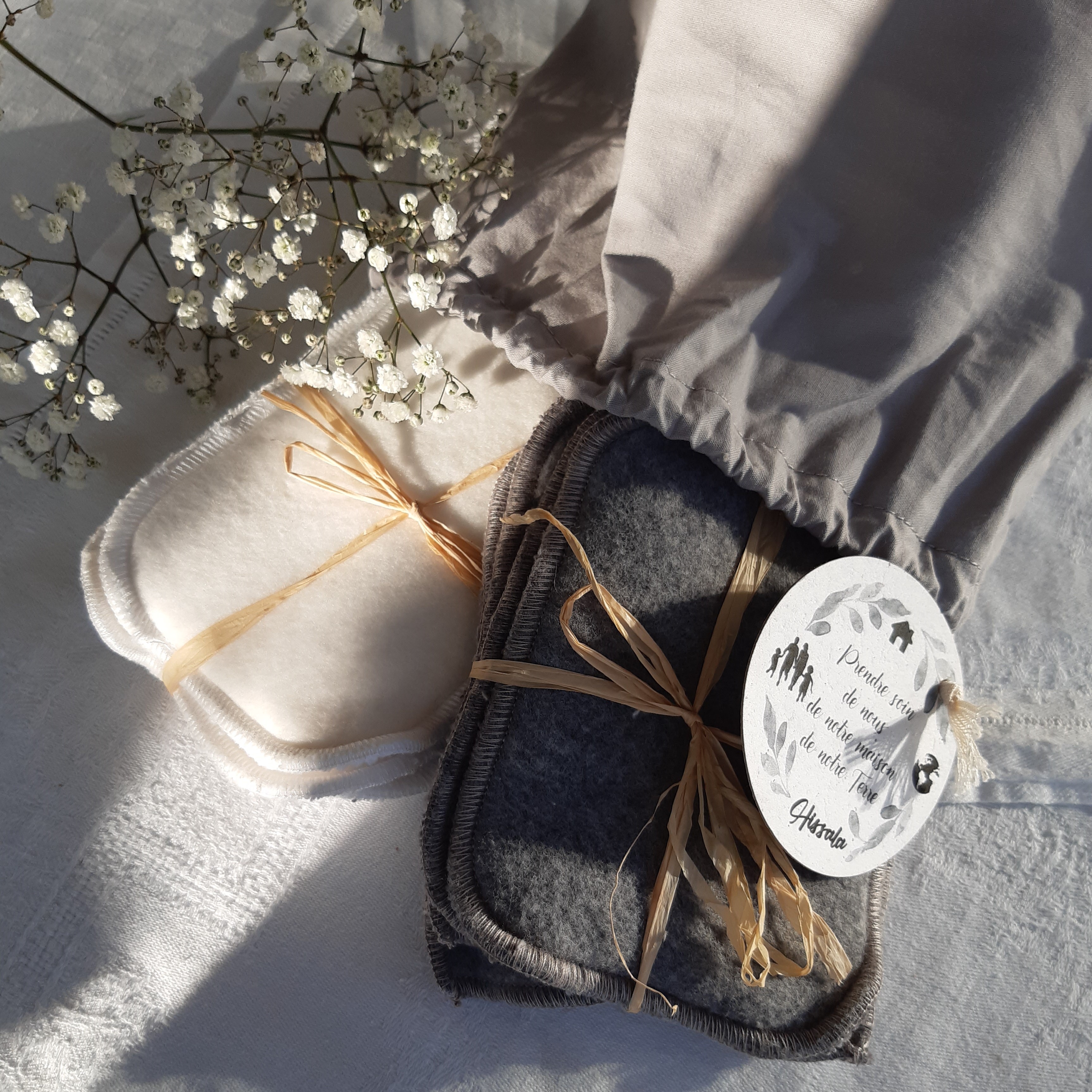 Pochons de 8 lingettes et mini-gants blancs et gris - Précieuse découverte maxi 4