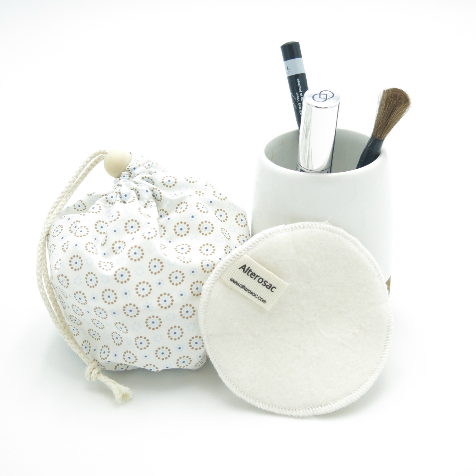 10 cotons démaquillants bio lavables et réutilisables avec distributeur à coton 3