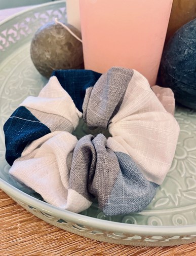 CHOUCHOU Grand triangles bleus 