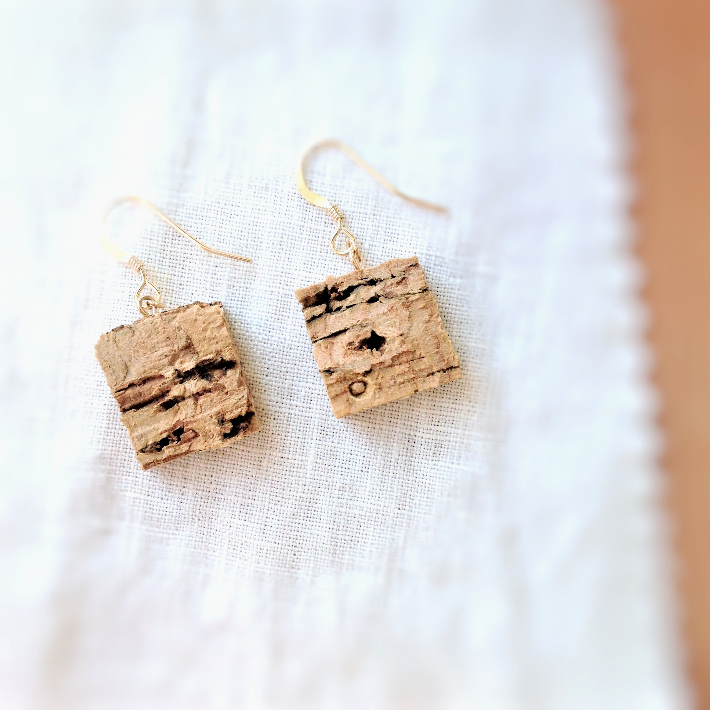 Boucles d'oreille carré en liège réalisé à la main