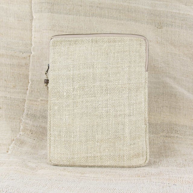 pochette ordinateur en chanvre et matières upcyclées