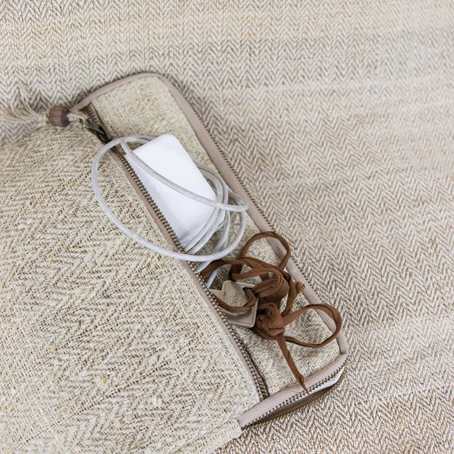 pochette ordinateur en chanvre et matières upcyclées