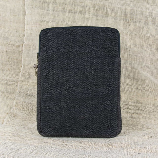 pochette ordinateur en chanvre et matières upcyclées