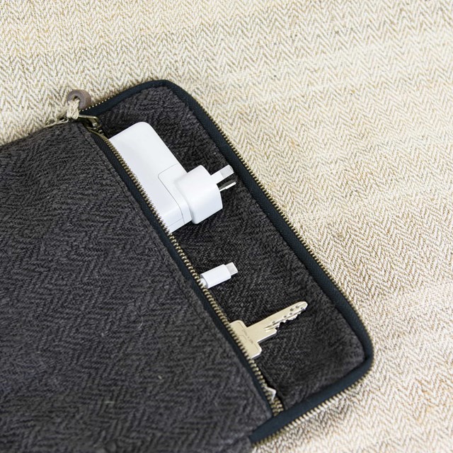 pochette ordinateur en chanvre et matières upcyclées