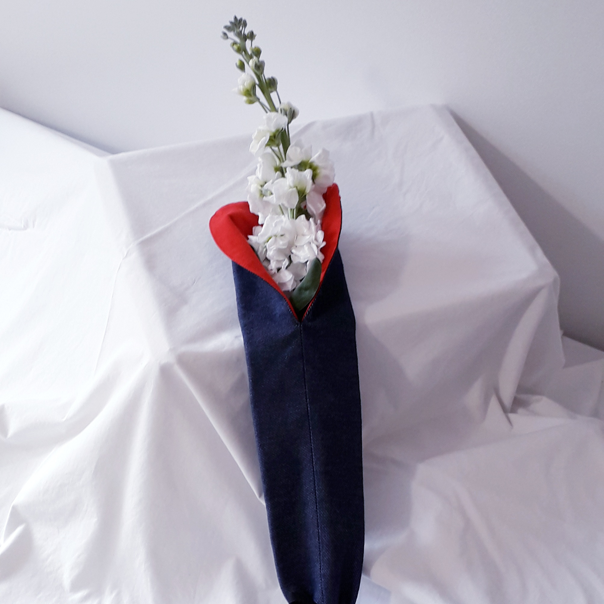 Cône à fleurs - Bleu marine / Rouge 5