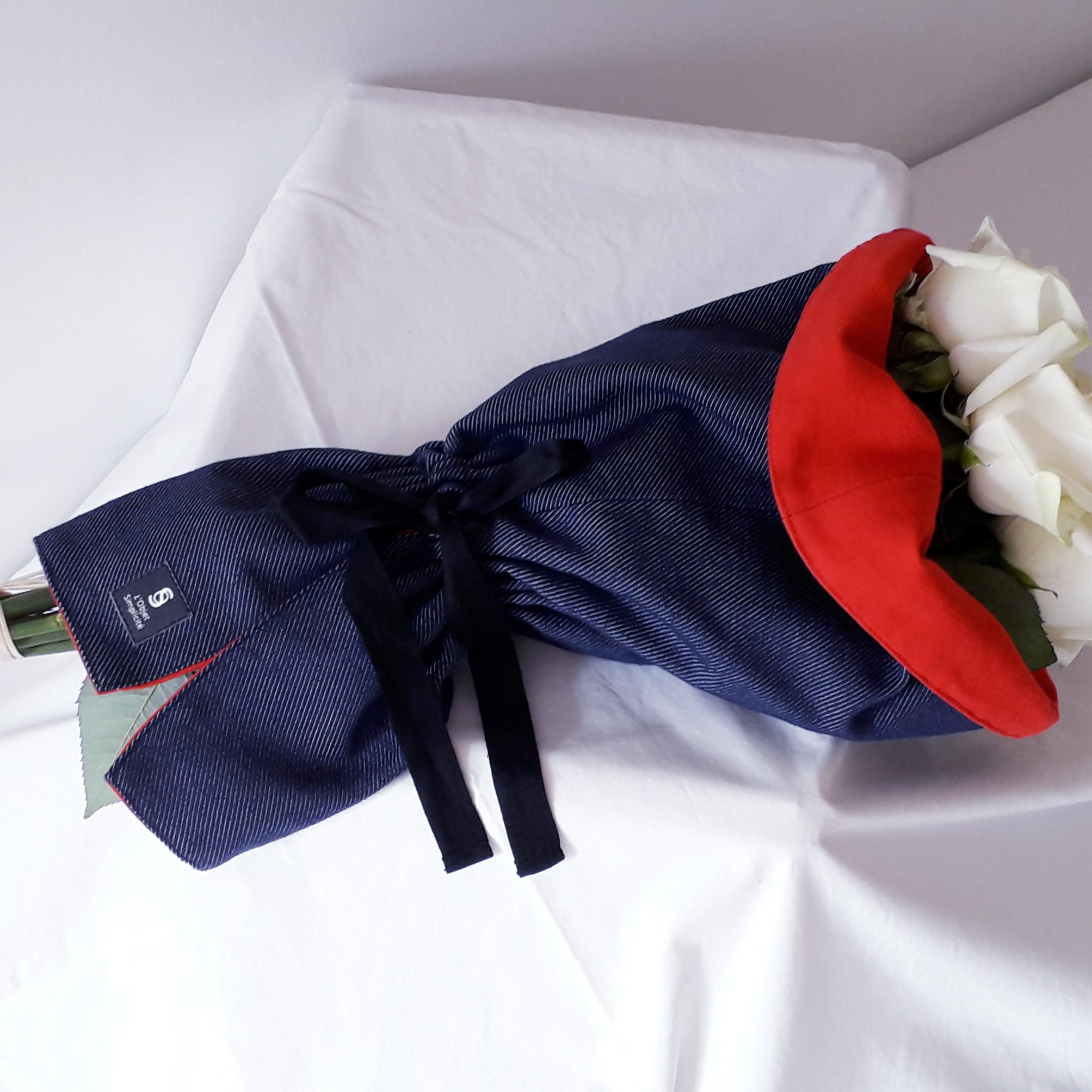 Cône à fleurs - Bleu marine / Rouge 4