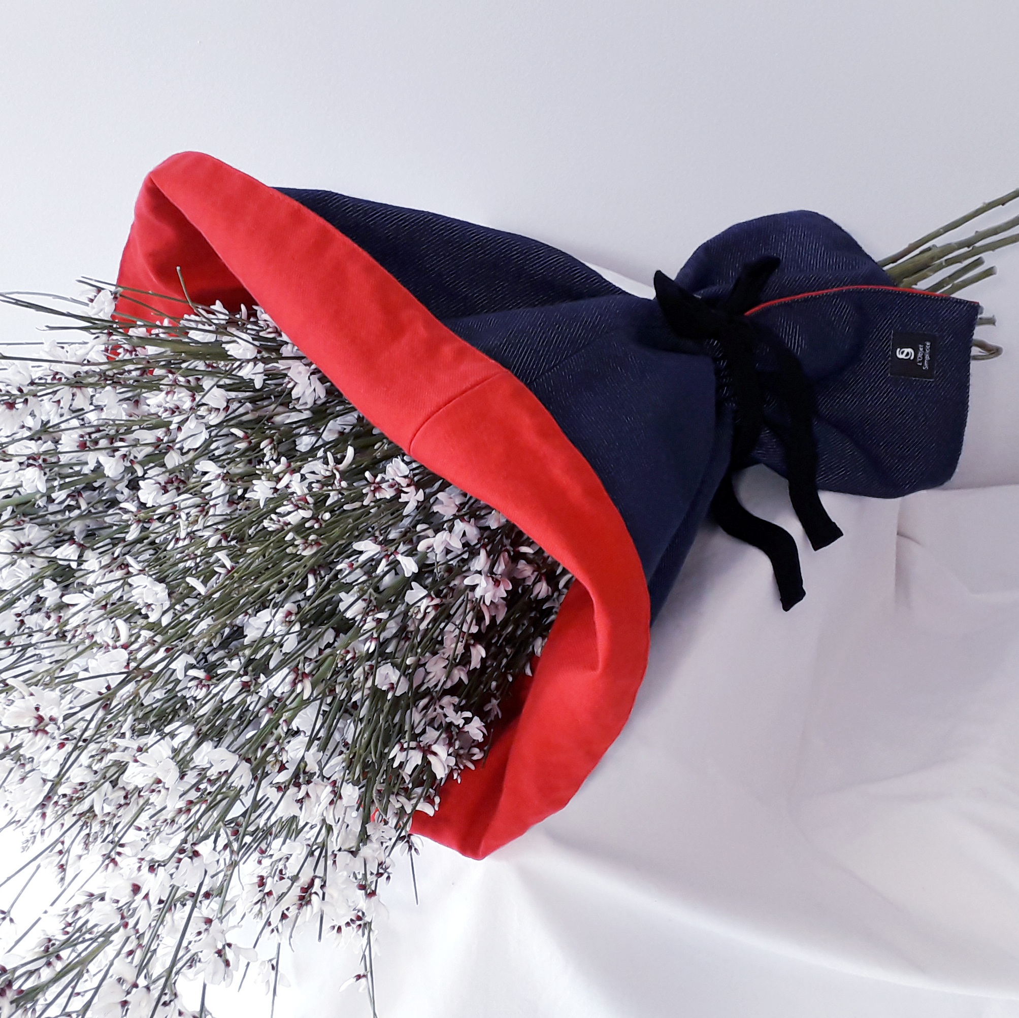 Cône à fleurs - Bleu marine / Rouge 3