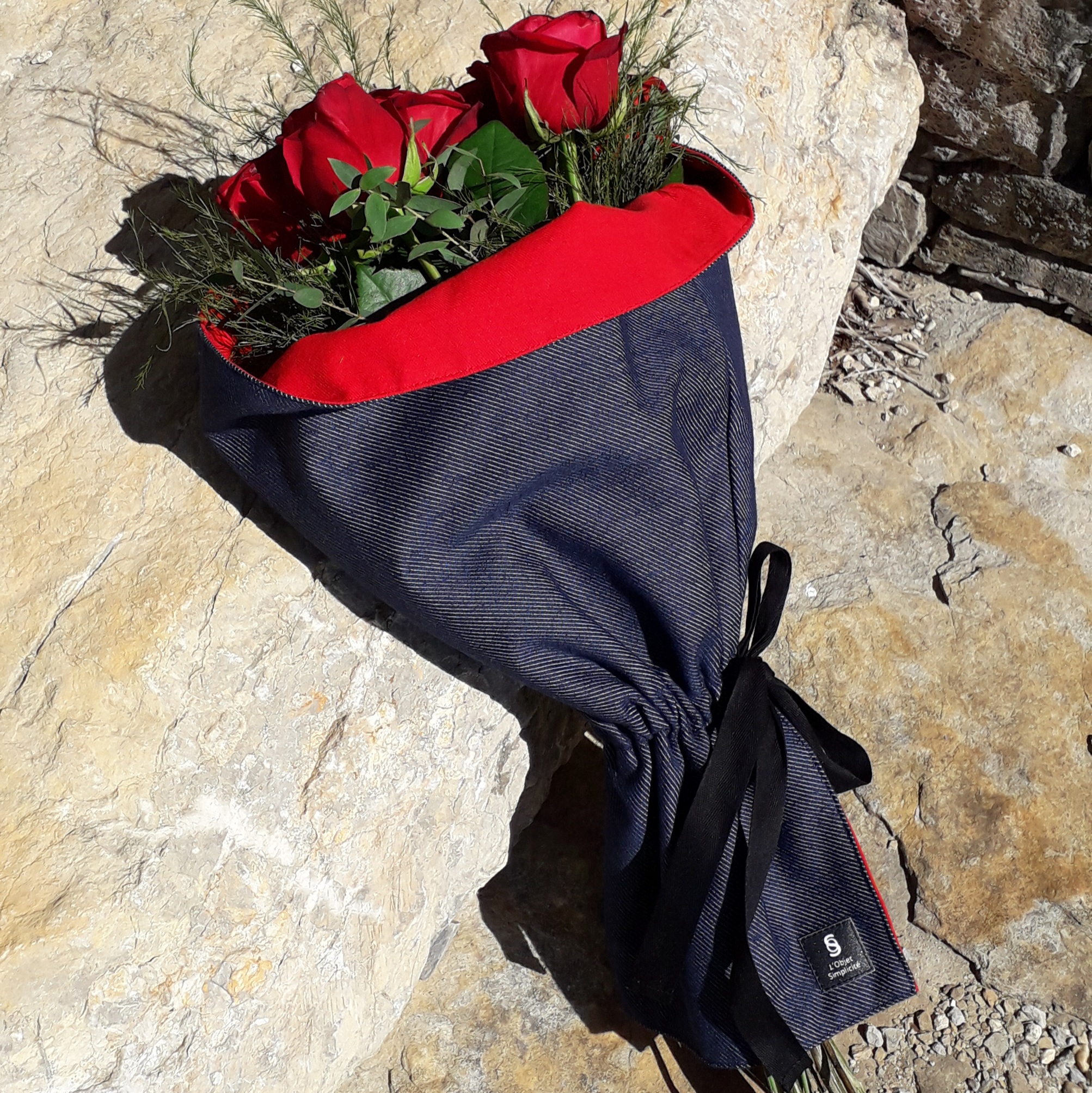 Cône à fleurs - Bleu marine / Rouge 6