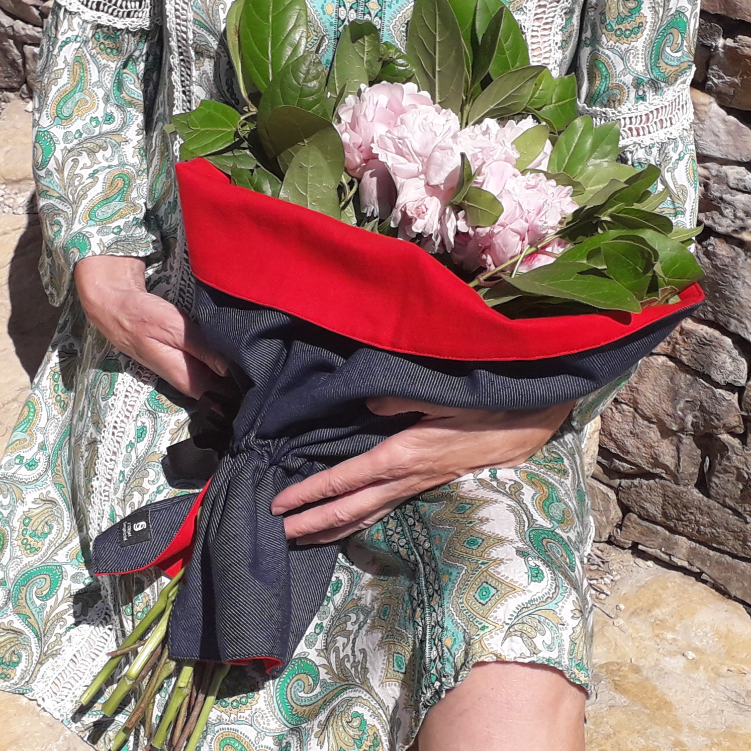 Cône à fleurs - Bleu marine / Rouge 7