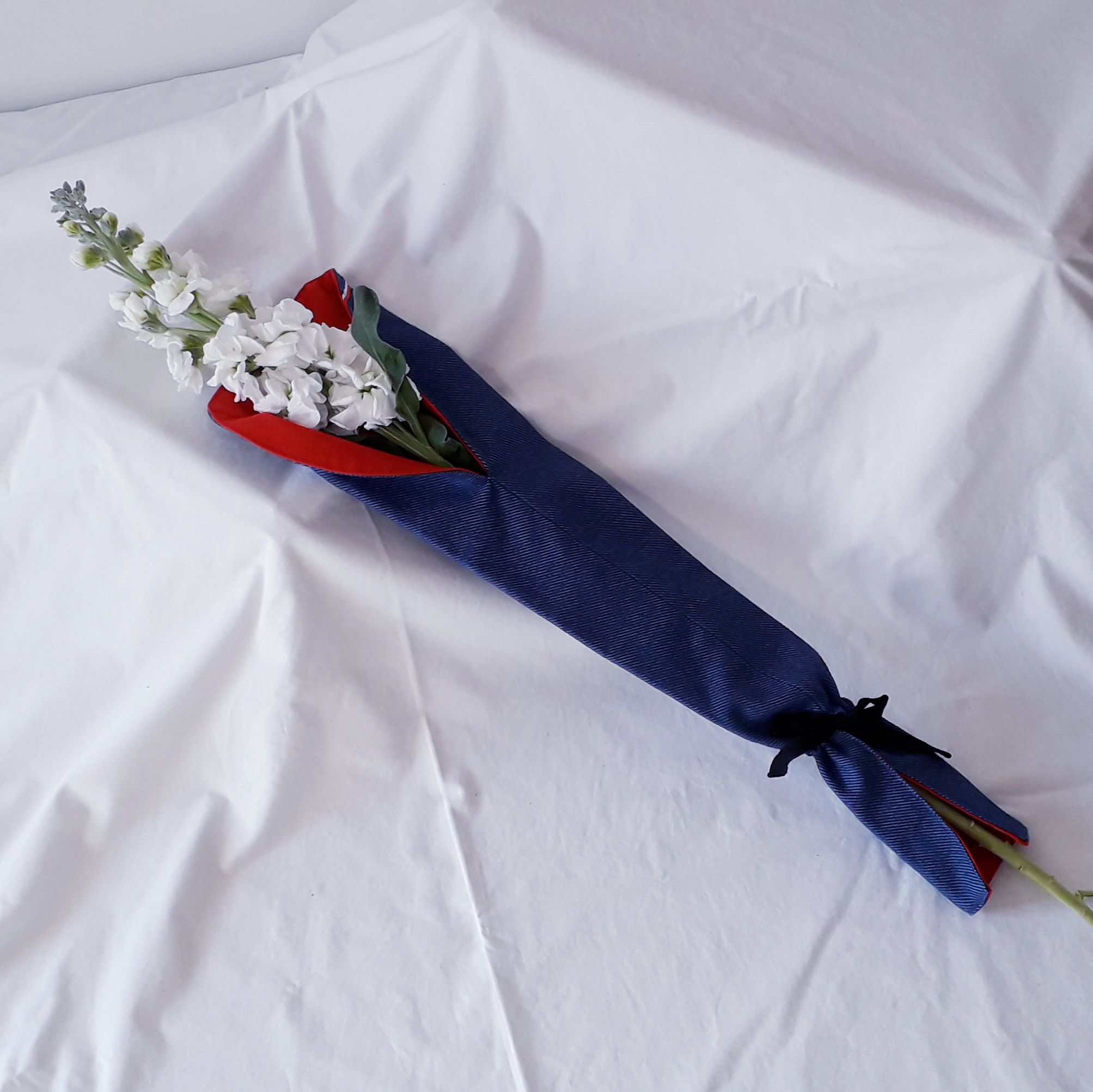 Cône à fleurs - Bleu jean / Rouge 5