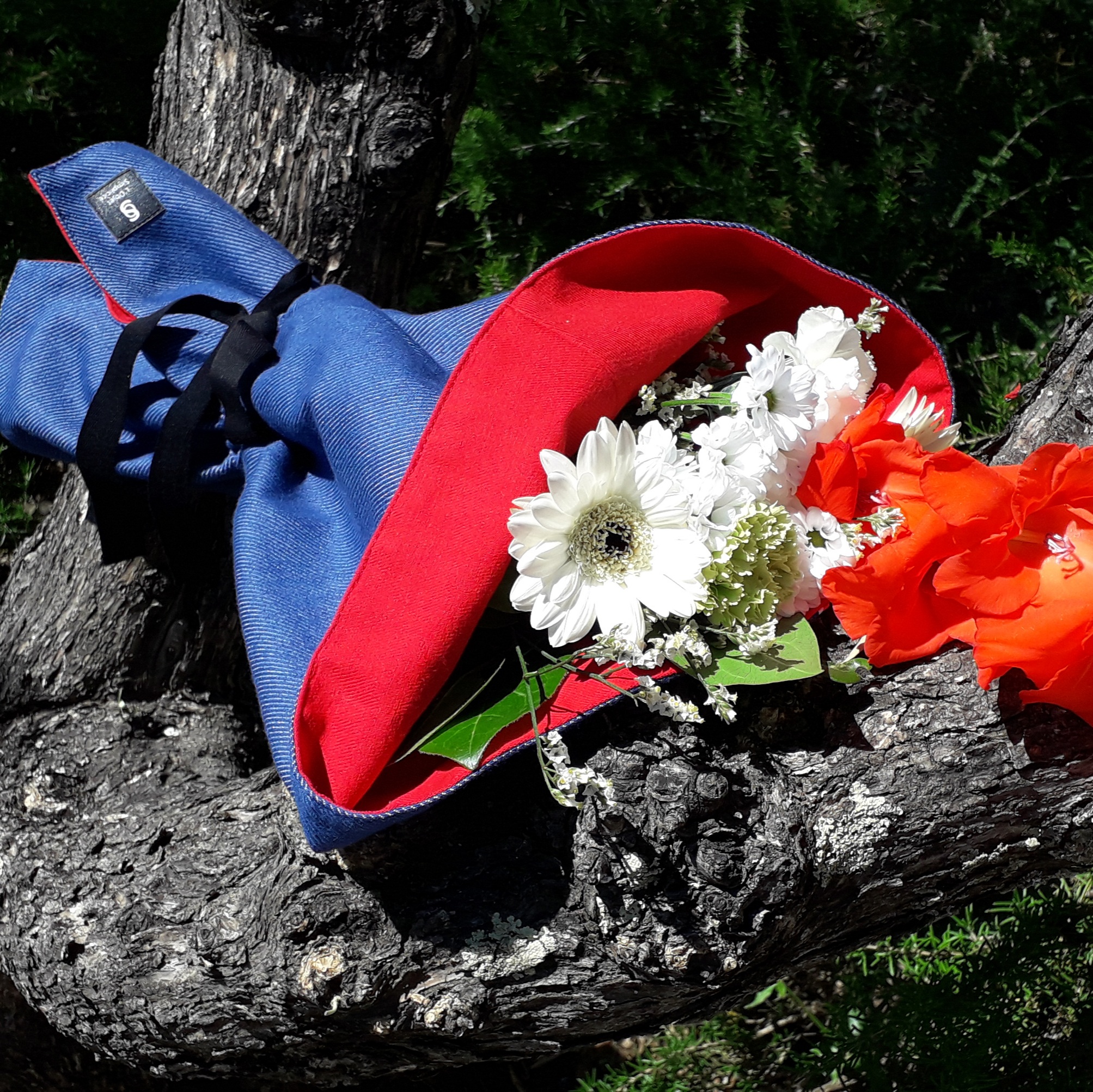 Cône à fleurs - Bleu jean / Rouge 7