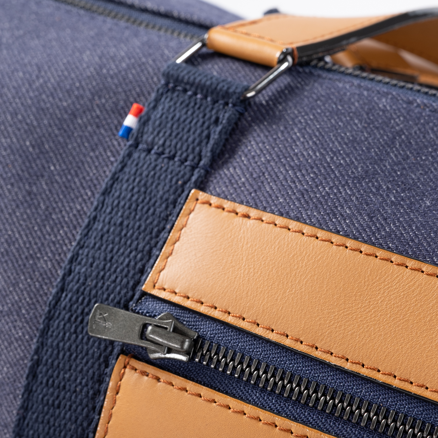 Sac polochon de voyage en cuir 7