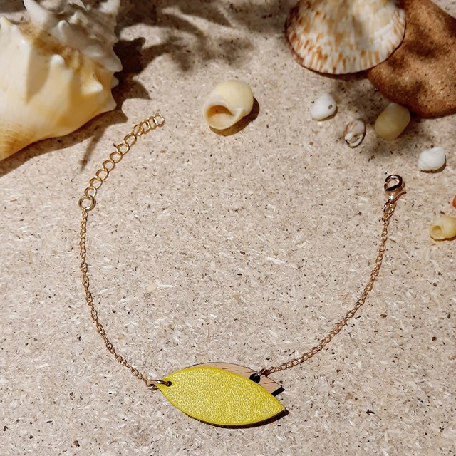 Bracelet en bois et cuir MINI PÉTALE Jaune 4