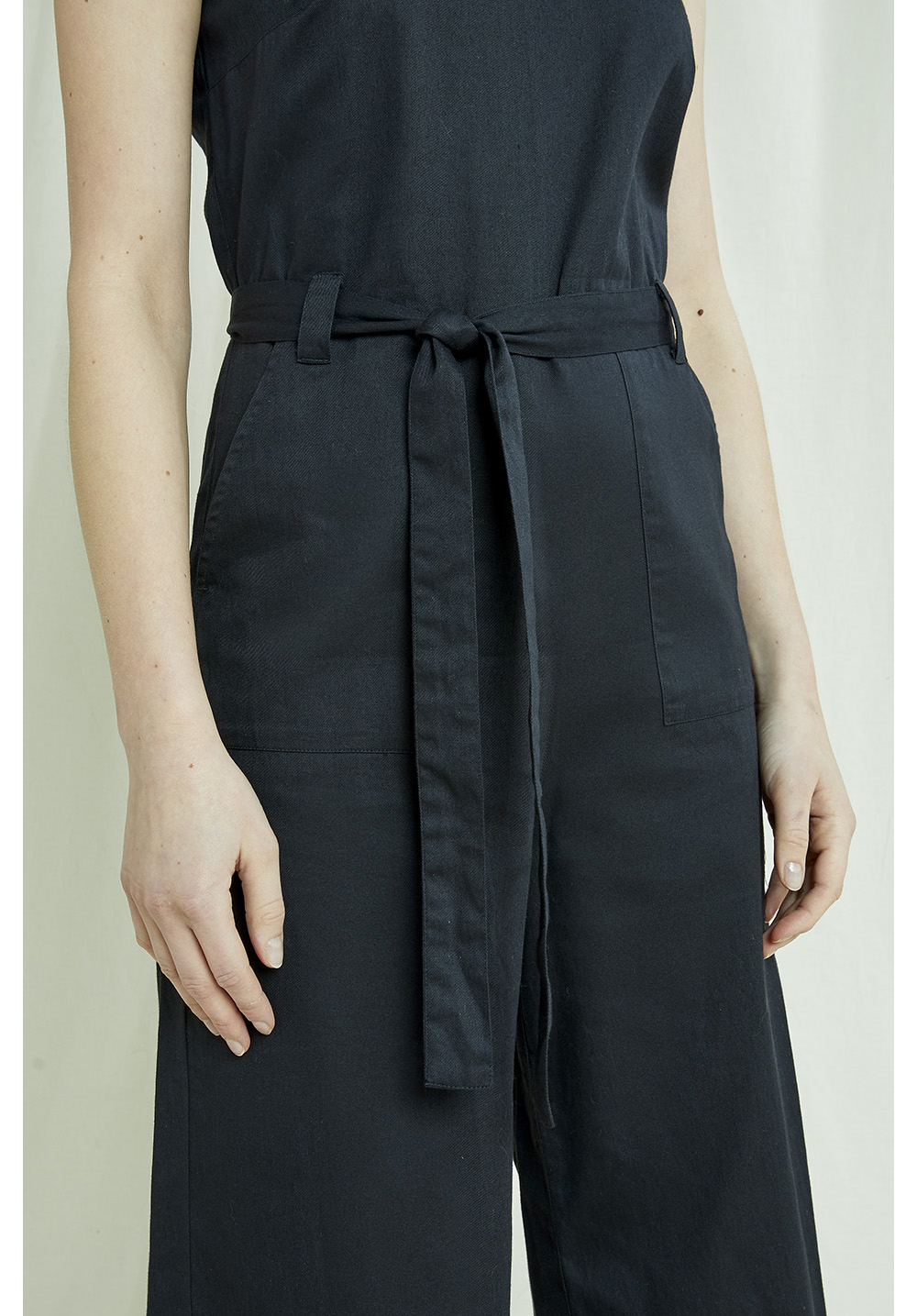 Combinaison noire - Vesta de People Tree 4