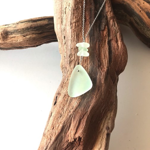 Collier PREQU'ÎLE en verre dépoli des plages - PIÈCE UNIQUE