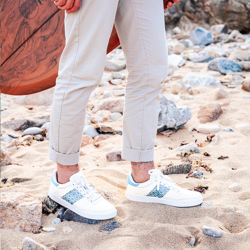 Sneakers en toile et tissage bleu ciel réalisé à la main - Vinh Hy 10
