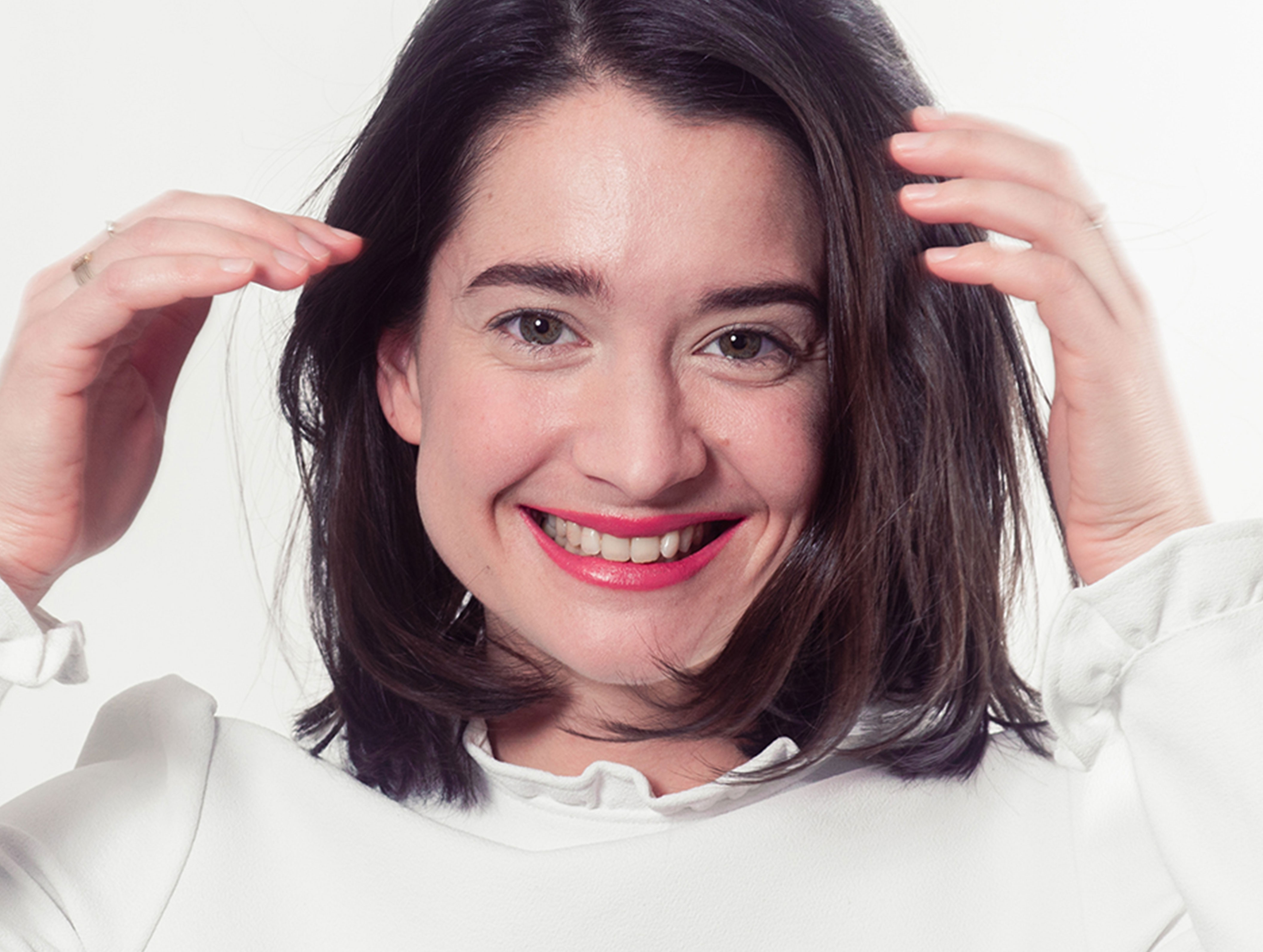 Rouge à lèvres naturel et soin Pomponne teinte rose pâle portée par Camille